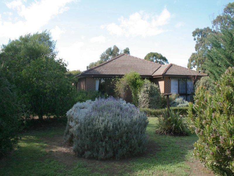 35 Metcalfe Drive, Romsey, Vic 3434 Property Details