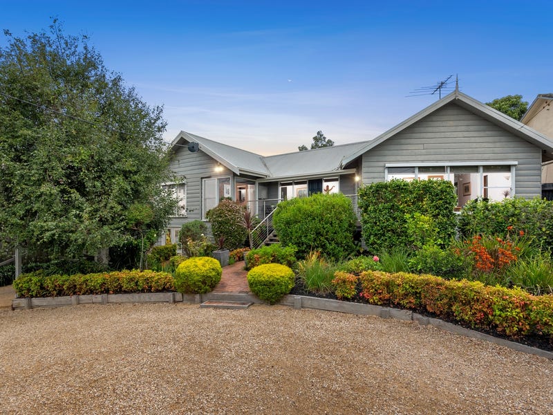 2 Cedar Grove, Highton, Vic 3216 Property Details