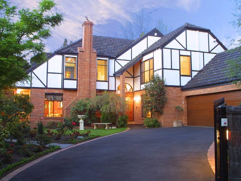 31 Langmore Lane, Berwick, Vic 3806 Property Details