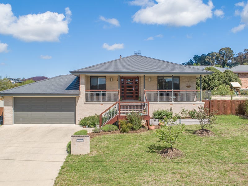 30 Arundel Drive, Armidale, NSW 2350