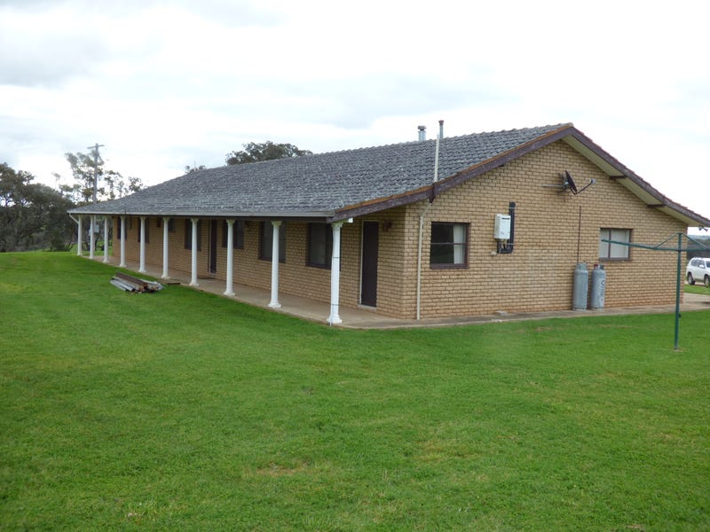 75 Ricketts Road, Young, NSW 2594