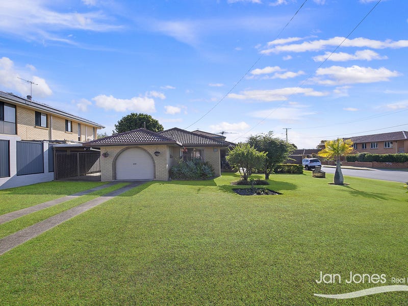 11 Macfarlane St, KippaRing, Qld 4021 House for Sale