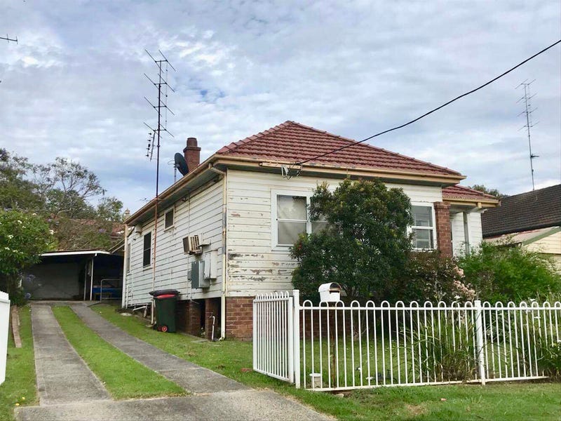 16 Myrtle Street, Coniston, NSW 2500