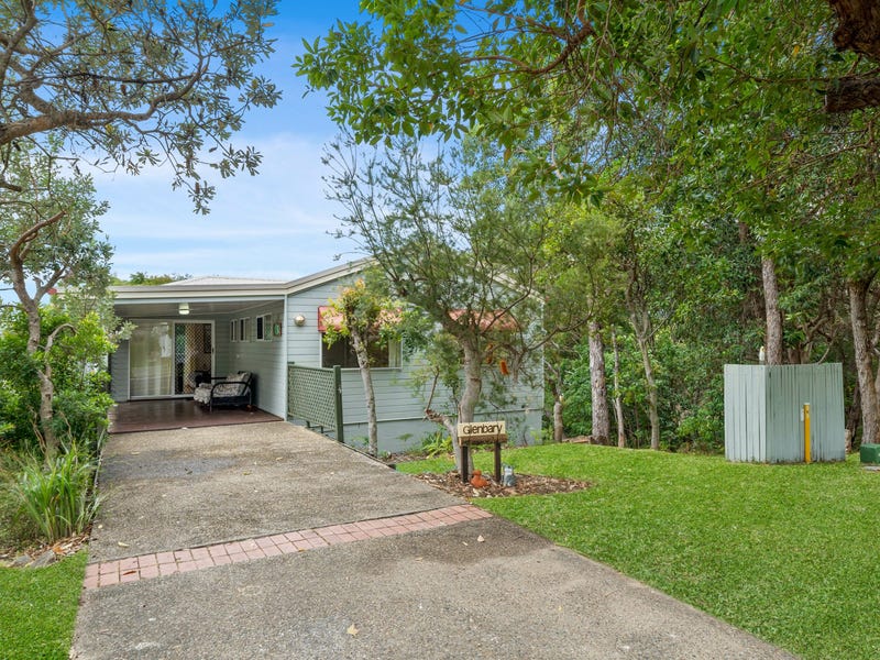 4 Grant Avenue, Point Lookout, QLD 4183