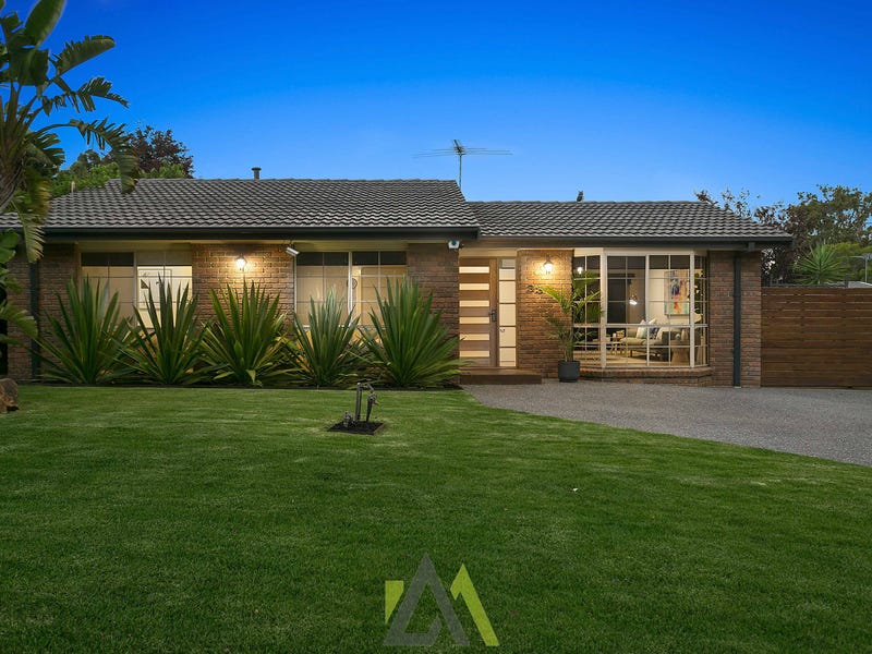 33 Hornsby Drive, Langwarrin, Vic 3910 Property Details