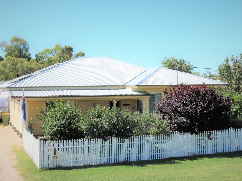 12 Cunningham Street, Oakey, Qld 4401 House for Sale