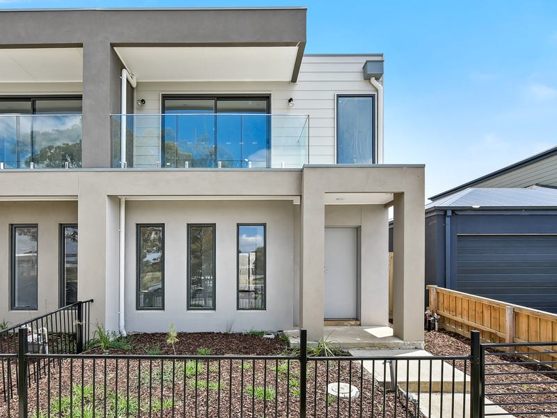 60 Armidale Drive, Pakenham, VIC 3810