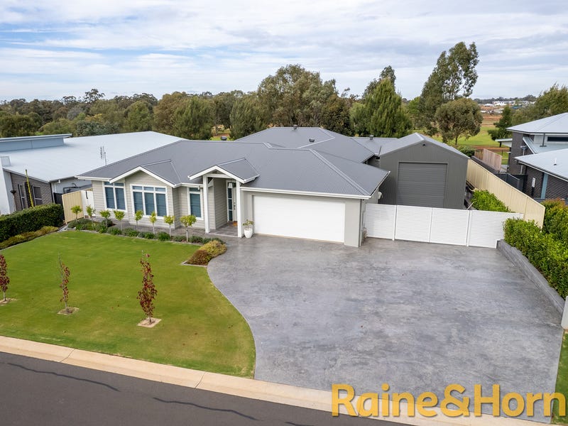 90 Lakeside Circuit, Dubbo, NSW 2830