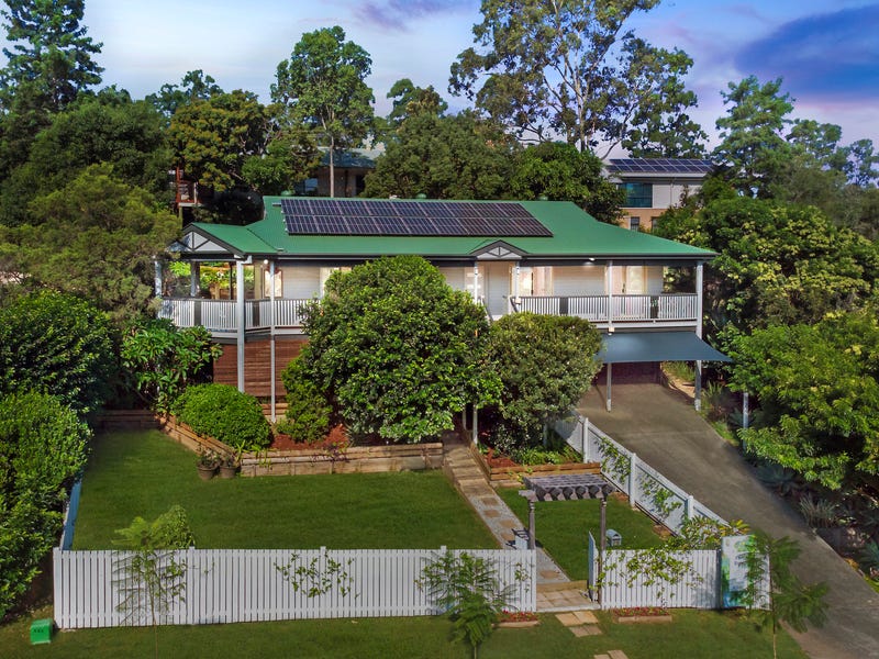 18 Blackwood Drive, Arana Hills, Qld 4054