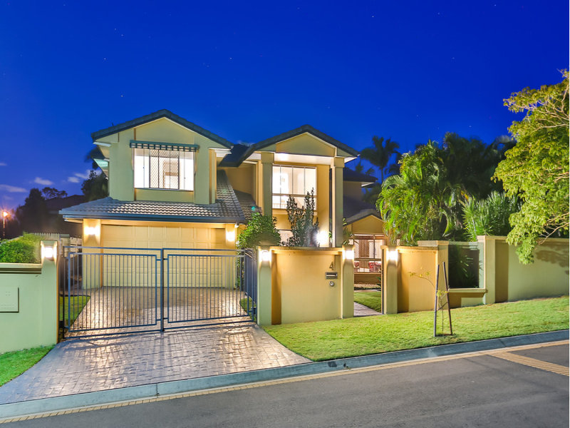 4 Carnoustie Place, Carindale, Qld 4152