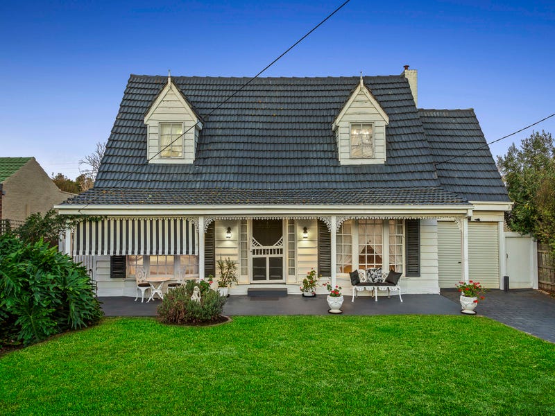 16 Beach Grove, Seaford, Vic 3198 Property Details