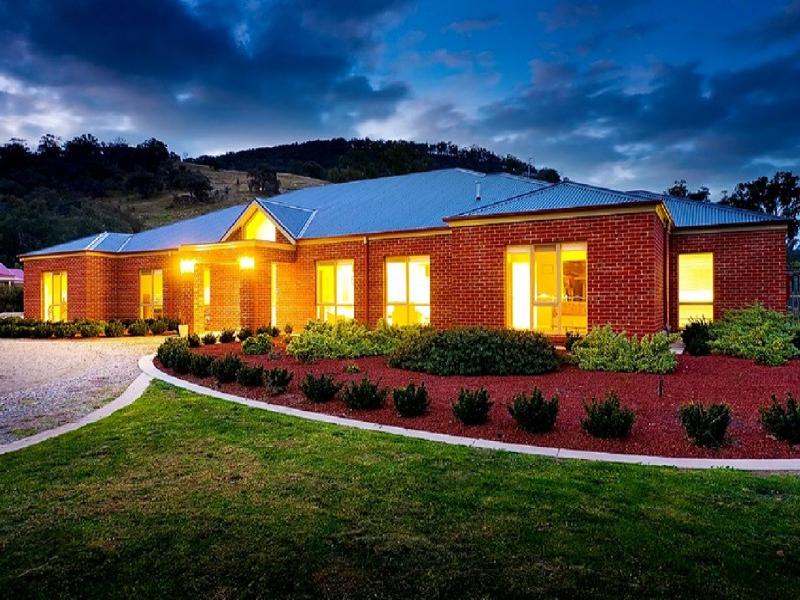 6 Lambourn Drive, West Wodonga, VIC 3690