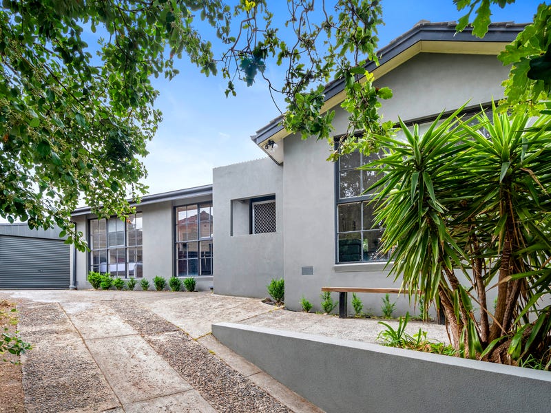 18 Karingal Drive, Frankston, Vic 3199 Property Details