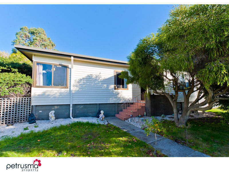 8 Laguna Place, Derwent Park, TAS 7009