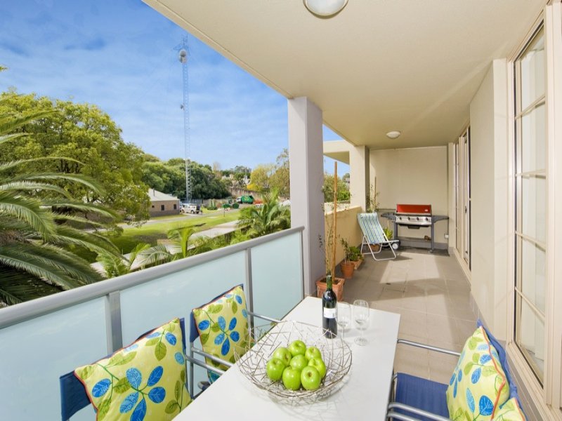 51/228 Moore Park Road, Paddington, NSW 2021 Property Details