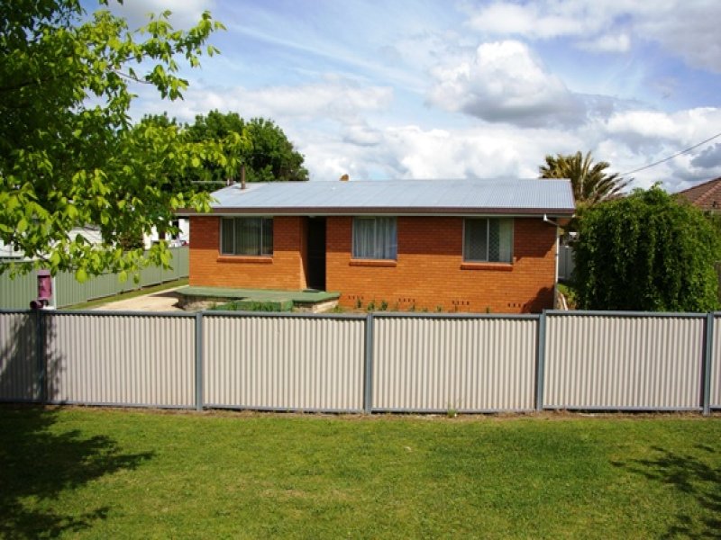 72 Queen Street,, Uralla, NSW 2358 Property Details