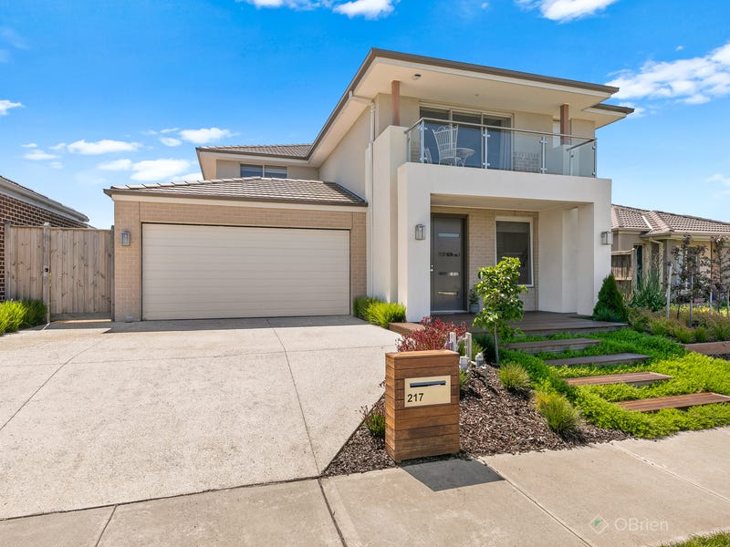 217 Heather Grove, Clyde North, VIC 3978
