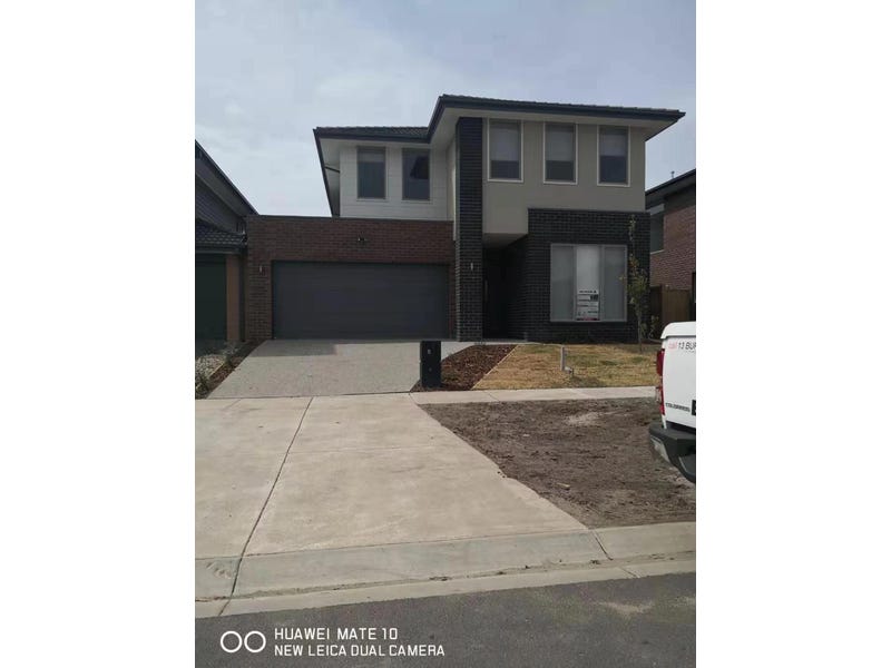 8 Benaud Way, Point Cook, VIC 3030 8 Benaud Way, Point Cook, VIC 3030