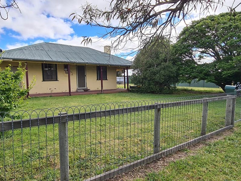 22 Lake Street, Edenhope, Vic 3318 Property Details