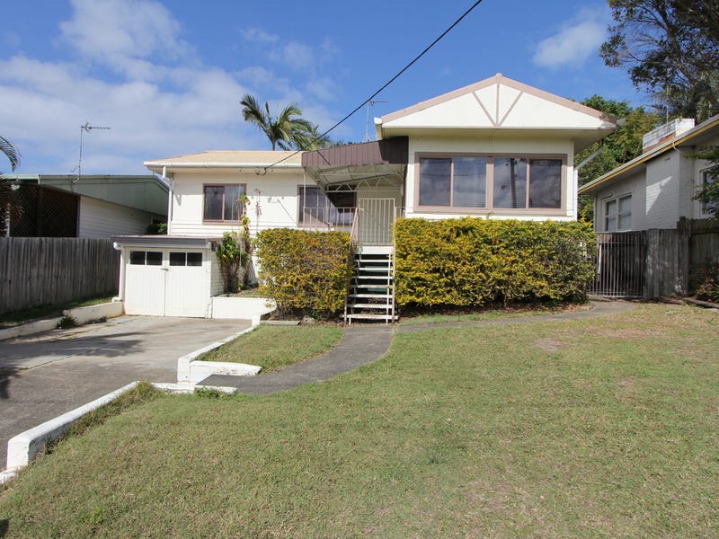 102 Robert Street, Labrador, QLD 4215