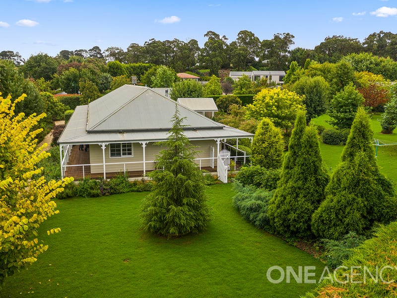 24 Highland Drive, Bowral, NSW 2576 Property Details