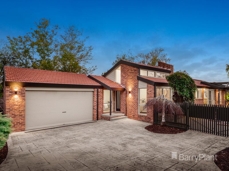 32 Summerhill Park Drive, Mooroolbark, VIC 3138