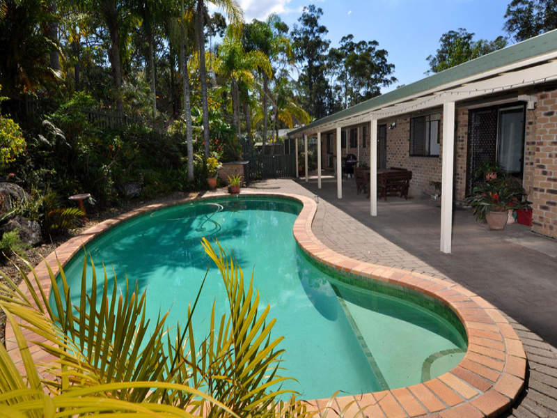 11 Glenmore Drive, Bonogin, Qld 4213 Property Details