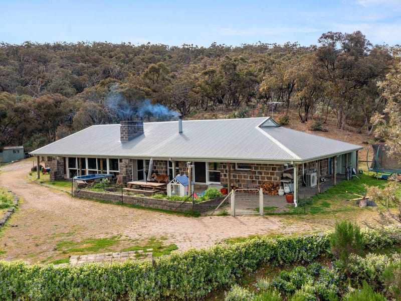 23 Cooraminta Cres, New Gisborne, VIC 3438