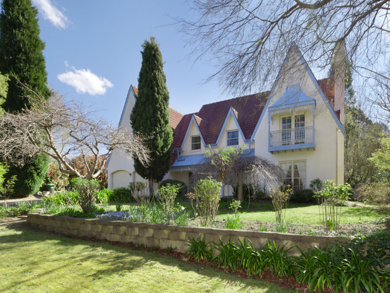 5 Fairway Drive, Bowral, NSW 2576 Property Details