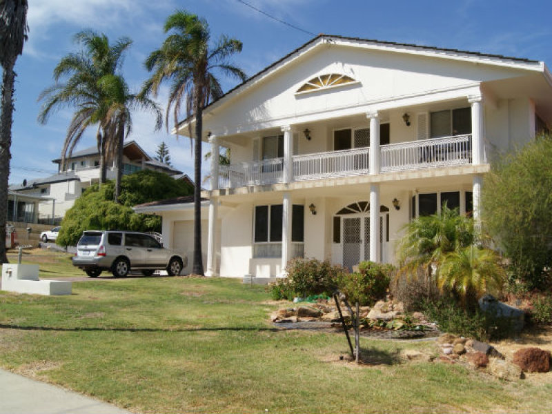 11 Christine Crescent, Coogee, WA 6166 Property Details