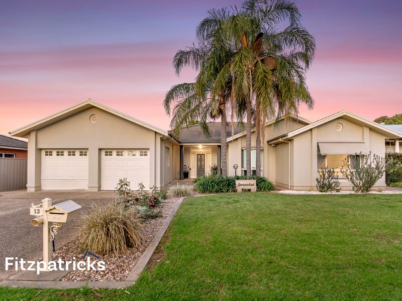 13 Lansdowne Avenue, Lake Albert, NSW 2650