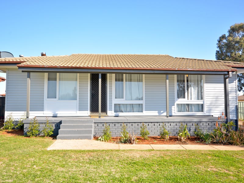 6 Heath Cres, Griffith, NSW 2680