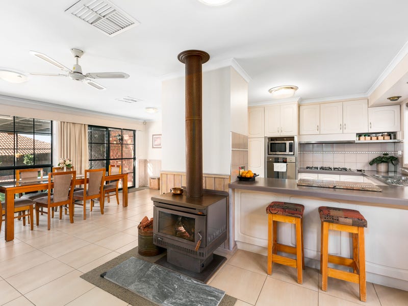 9 Mcleod Drive, Darley, VIC 3340