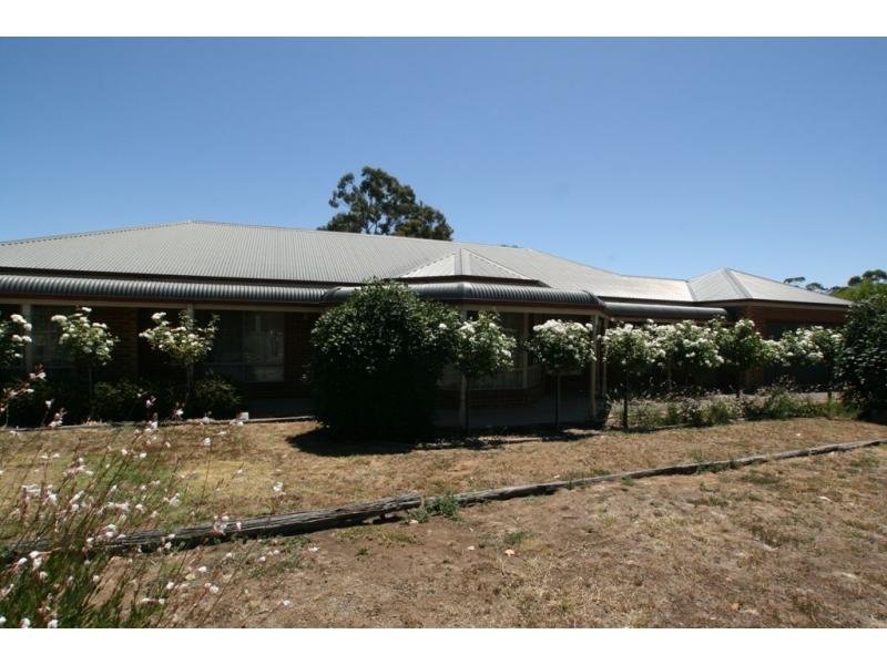 73 Pioneer Drive, Maiden Gully, Vic 3551