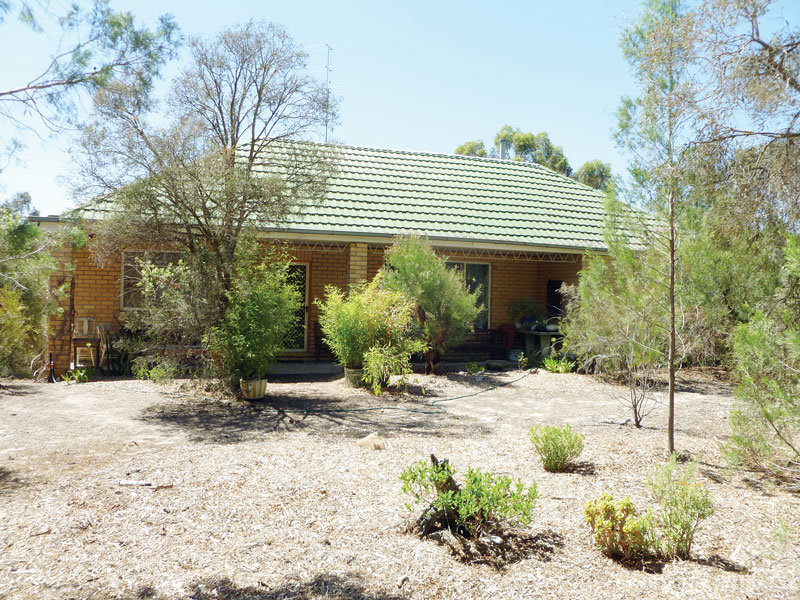 327 Hutchinsons Road, Quantong, Horsham, Vic 3400 Property Details