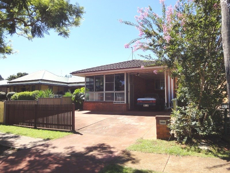 754 Ruthven Street, South Toowoomba, QLD 4350