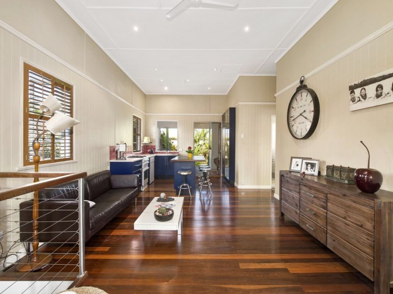 70 Pear Street, Greenslopes, Qld 4120 Property Details