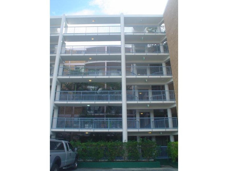 2/386 Esplanade, Torquay, QLD 4655