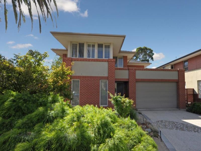 68 Ernest Jones Drive, Macleod, VIC 3085