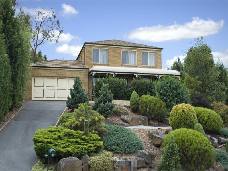16 Tyrone Drive, Eltham, VIC 3095