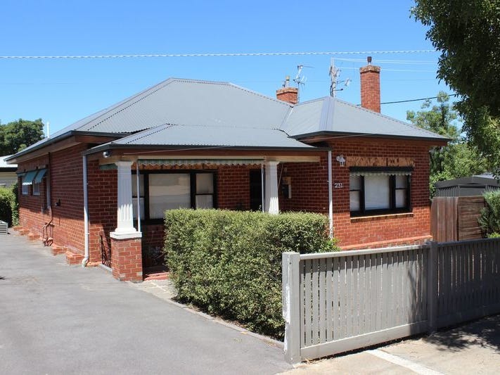 231 Carpenter Street, Quarry Hill, VIC 3550