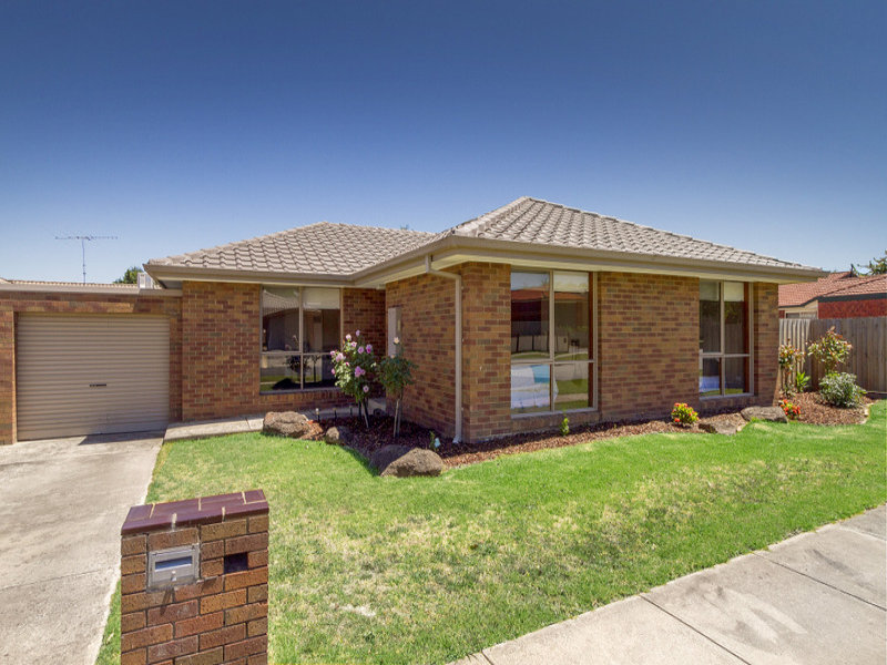 2/17 Lydia Mary Drive, Berwick, Vic 3806 Property Details