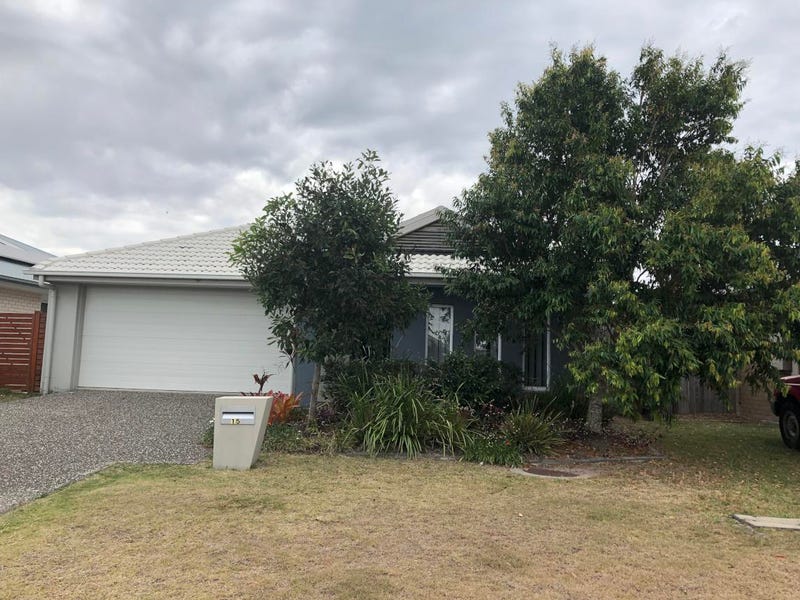 15 Lakeside Cres, Ningi, QLD 4511