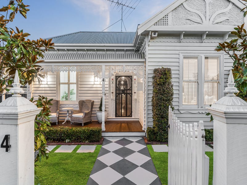 4 Walker Street, Rippleside, Vic 3215 House for Sale