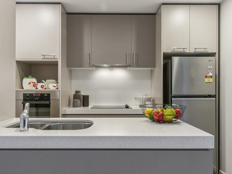 Real Estate & Property for Sale in 168 Esplanade, Brighton, VIC 3186 Pg