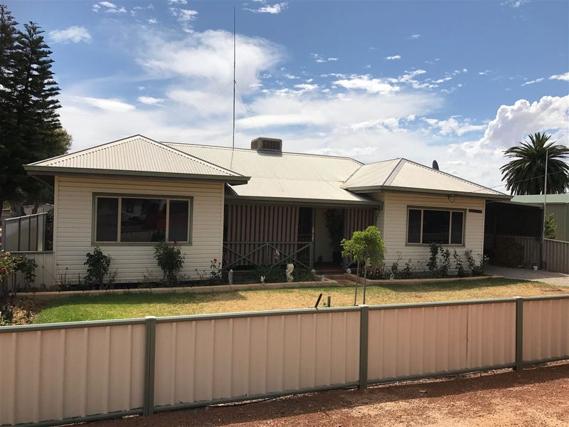 33 Doreen Street, Narembeen, WA 6369 Property Details