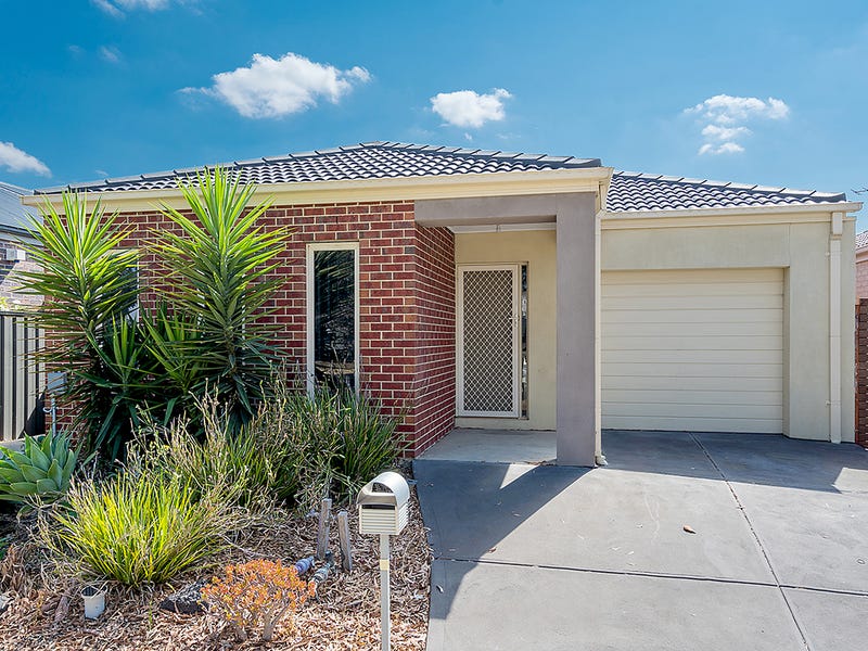 8 Woodford Street, Craigieburn, Vic 3064 Property Details