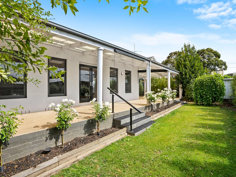 402 Shannon Avenue, Newtown, VIC 3220