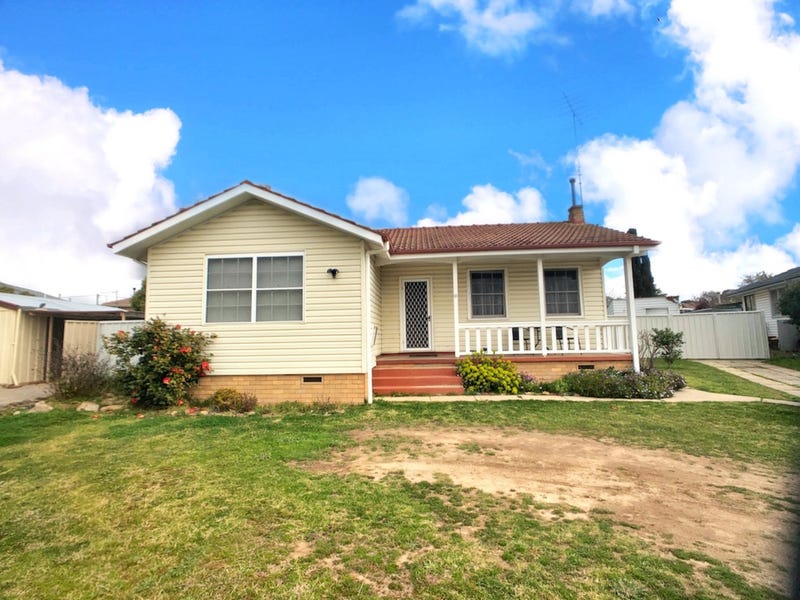 10 Gerathy Street Goulburn Nsw 2580 Realestate Com Au