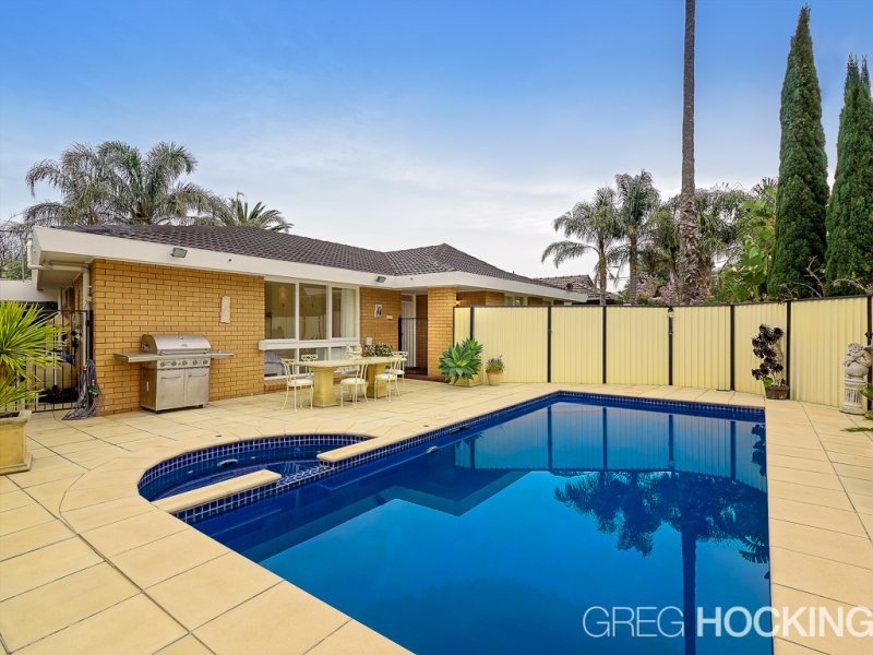 17 Snowdon Drive, Cheltenham, VIC 3192